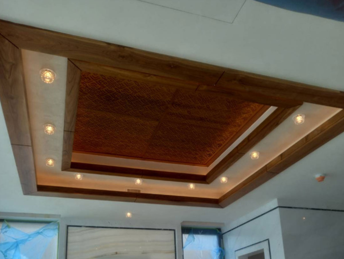 Ceiling woodcarving