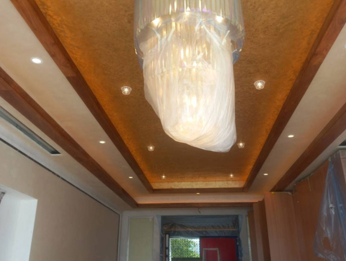 Ceiling woodcarving